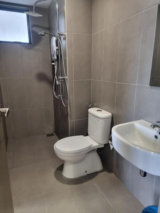 Mines Astetica Lake View Condo Seri Kembangan V1 Exterior foto