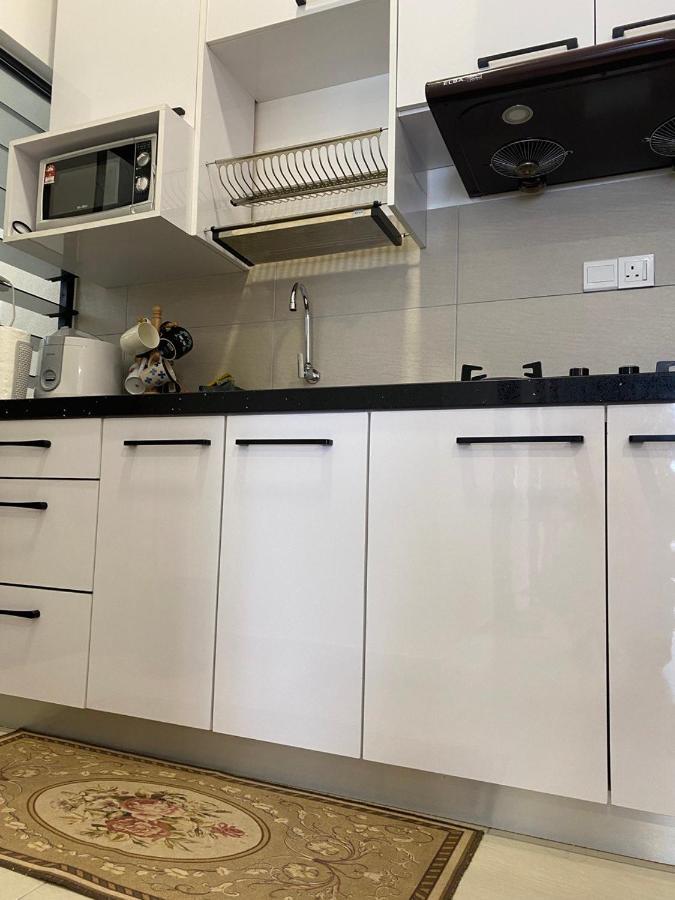 Mines Astetica Lake View Condo Seri Kembangan V1 Exterior foto