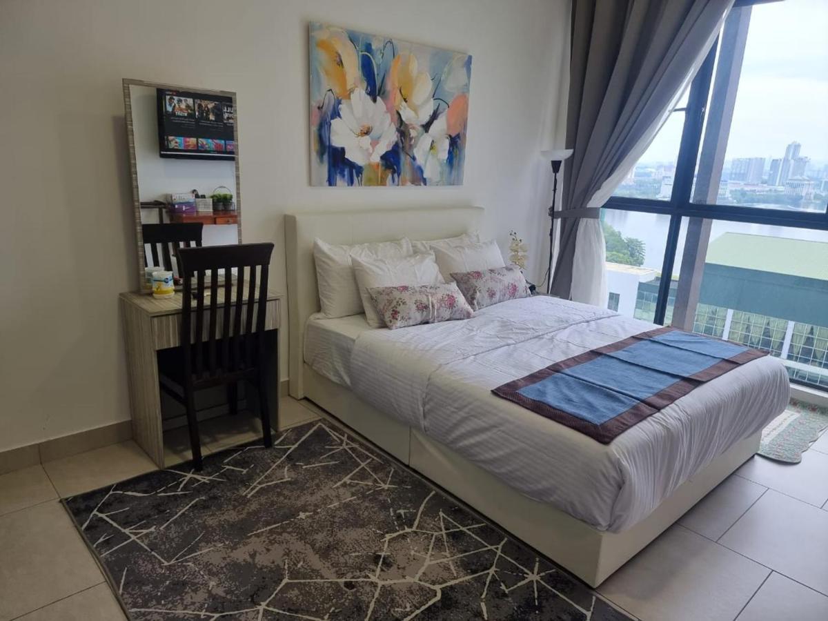 Mines Astetica Lake View Condo Seri Kembangan V1 Exterior foto