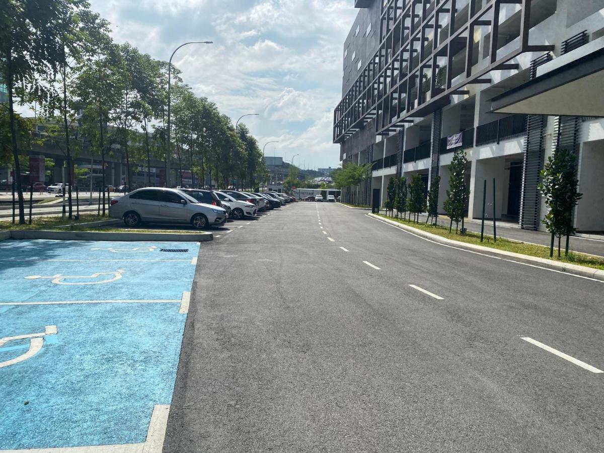 Mines Astetica Lake View Condo Seri Kembangan V1 Exterior foto